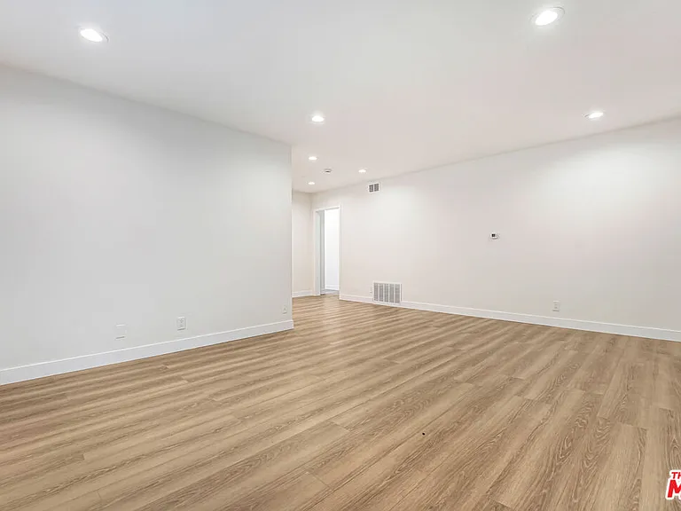 525 N Sweetzer Ave #3 — Photo 3