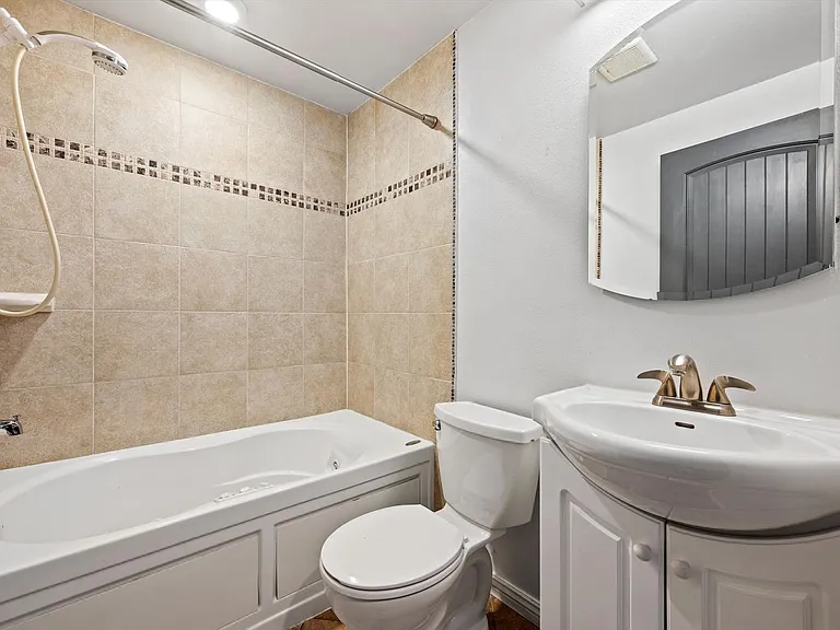 5612 W Center Ave — Photo 16