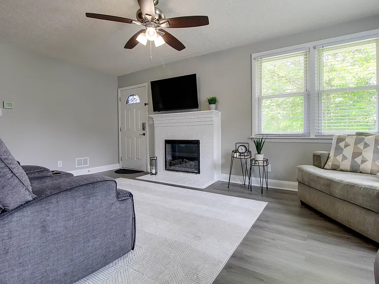 5019 Oxford St — Photo 3