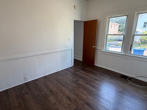 5th image of 356 Maple St #2