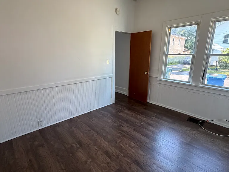 356 Maple St #2 — Photo 5