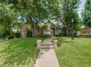 11 Royal Oaks Cir, Denton, TX 76210