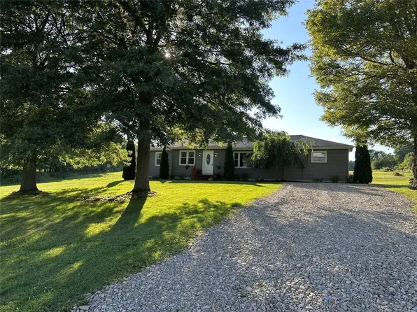 10022 New Rd, North East, PA 16428