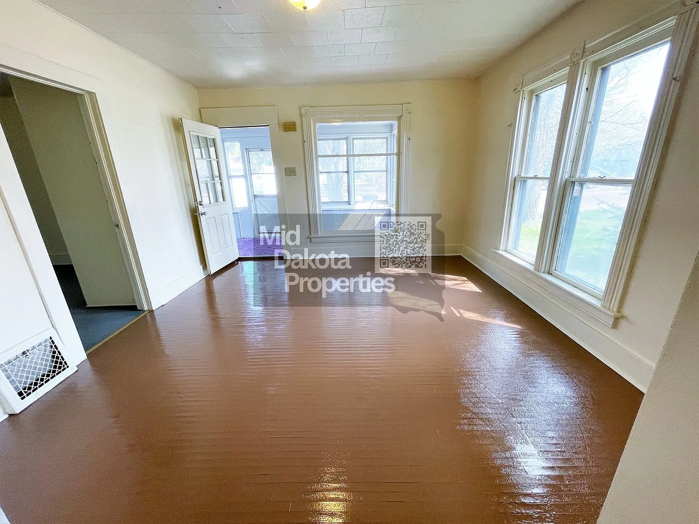 509 E 1st- 3 bedroom single story house — Photo 3