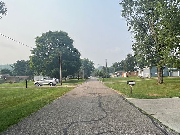 5th image of 232 Darla Dr NE