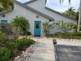 L'Estancia Apartment Homes
