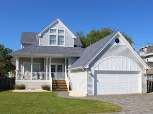 126 7th St, Beach Haven, NJ 08008