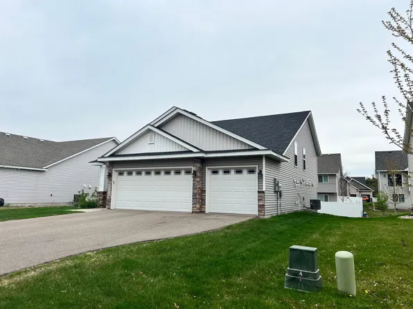 1731 Riverside Dr, Shakopee, MN 55379
