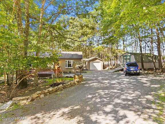 2nd image of 2 Basswood Ct