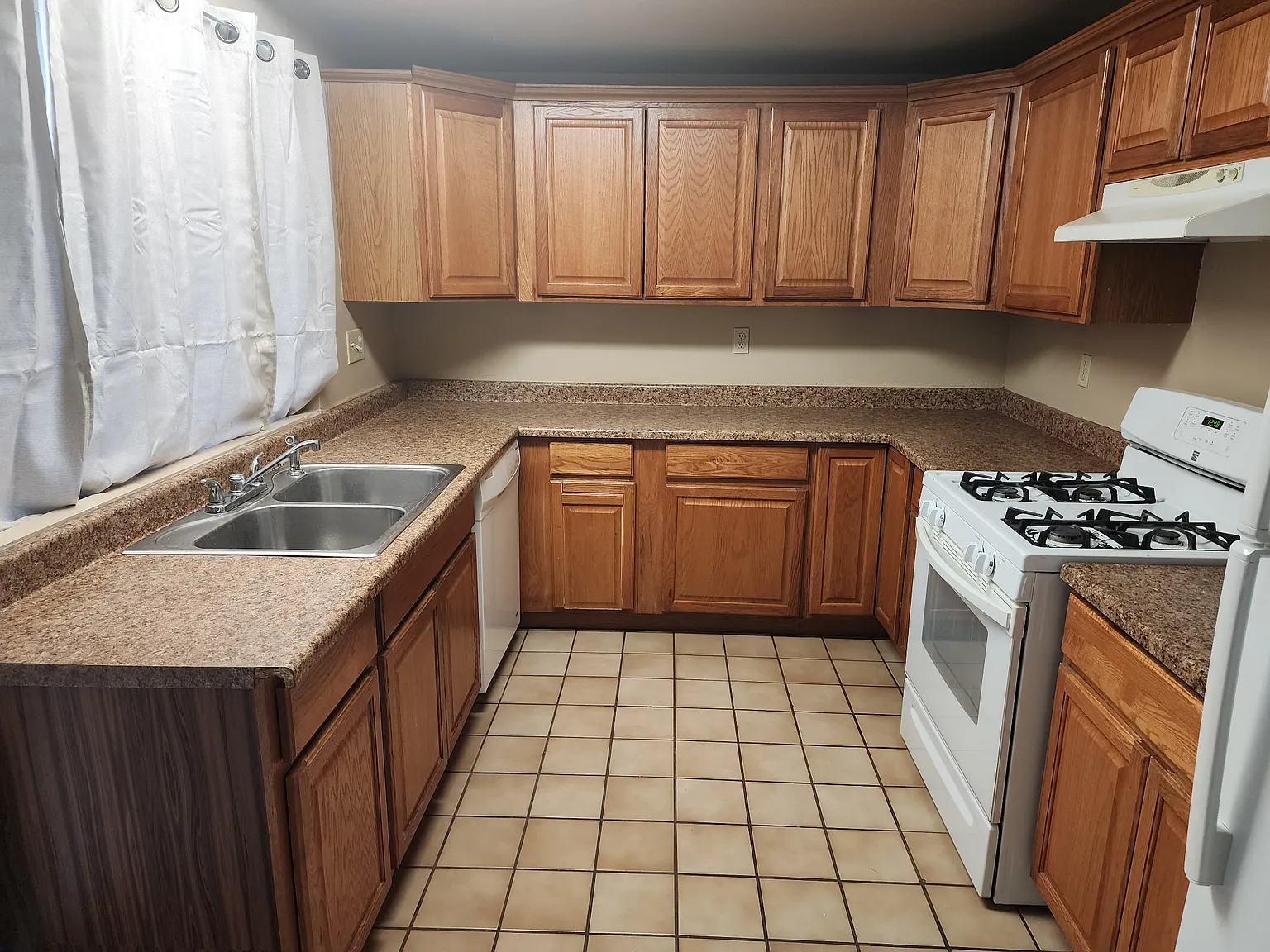 3 bed, 1746 sqft, $1,650 — Photo 3