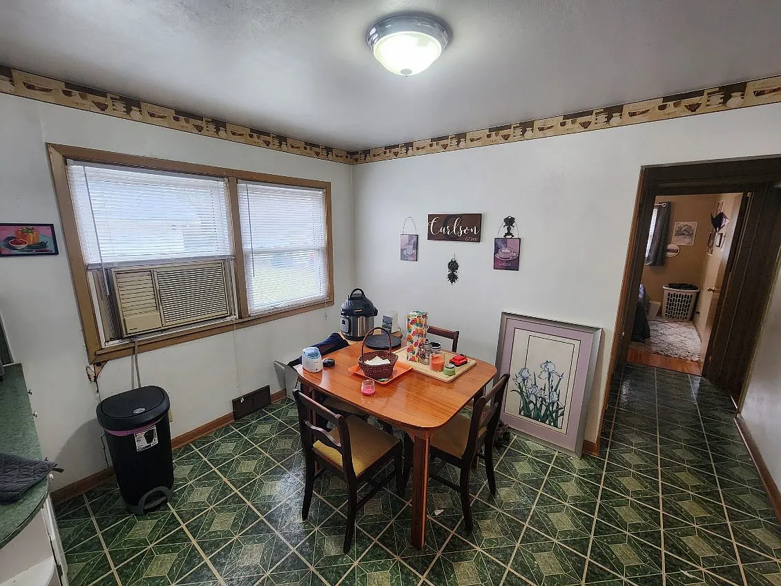 2 bed, 1100 sqft, $1,350 — Photo 3