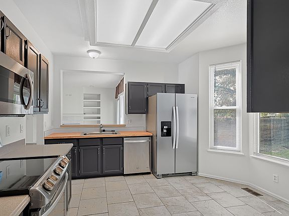 5th image of 11422 W Parkhill Dr
