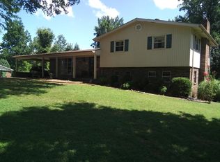 444 Taylor St, Bruceton, TN 38317