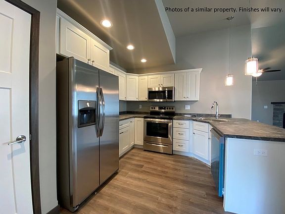 4th image of 624 Hillside Dr