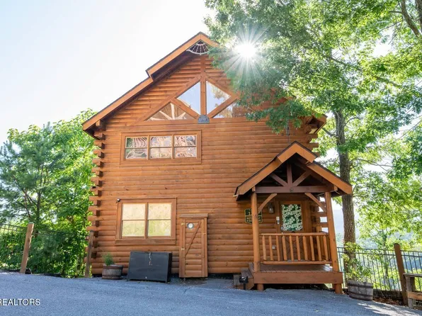 1258 Bird Nest Way, Sevierville, TN 37862