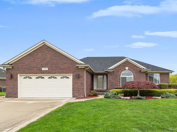 53270 Sams Ln, Chesterfield, MI 48047