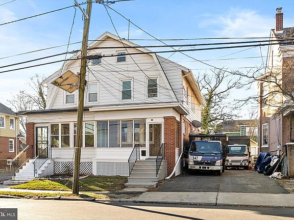 3rd image of 365 Parkway Ave