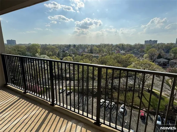 6 Horizon Rd #906, Fort Lee, NJ 07024