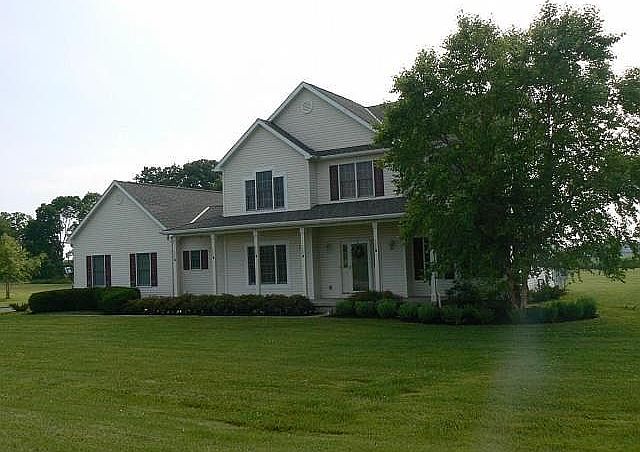 1st image of 120 Simeon Dr