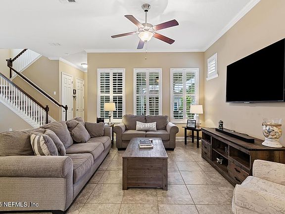3rd image of 76 Archwood Dr