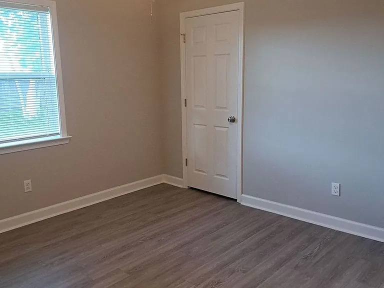 5921 Howard Rd — Photo 20
