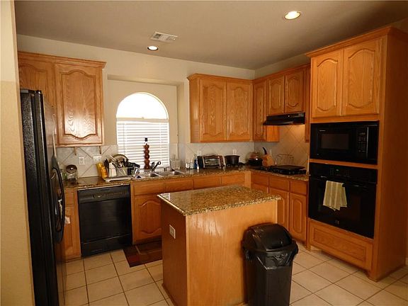 5th image of 213 Laurel Springs Dr