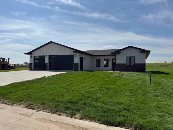603 Mill Pond Rd, Rock Rapids, IA 51246