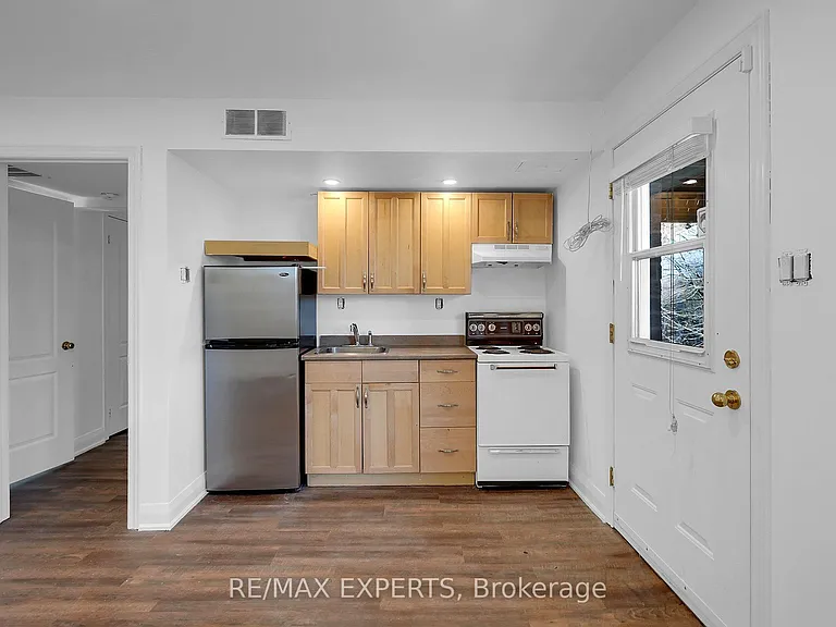 97 Franklin St #BASEMENT — Photo 5