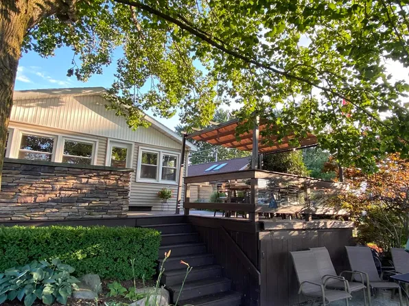 1604 Idlewild Dr, Rochester, IN 46975