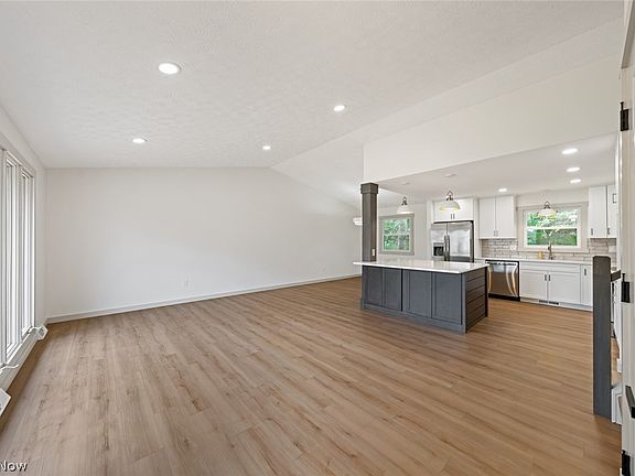 4th image of 3494 Monterey Cir