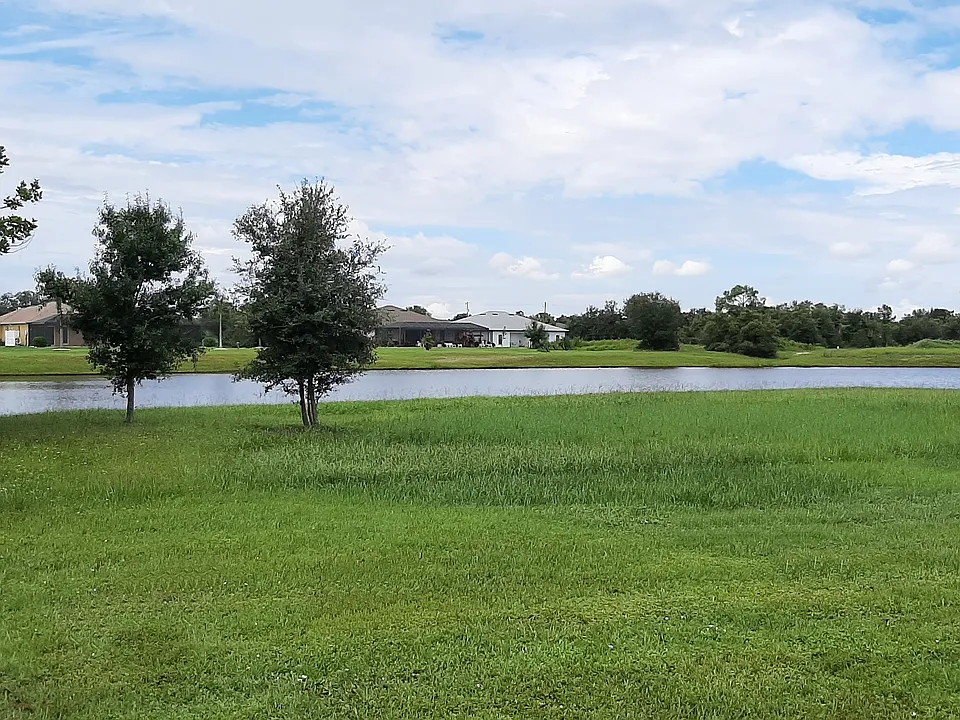 1195 Lake View