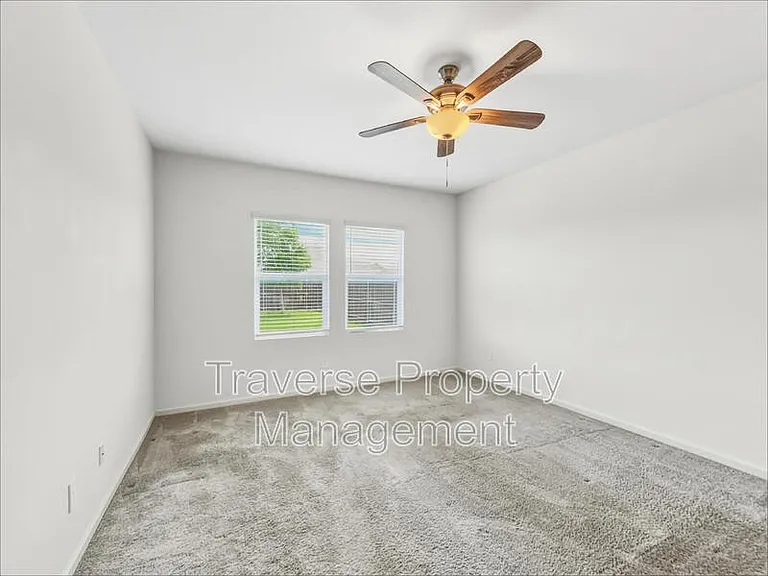 1713 Escondido Dr — Photo 10