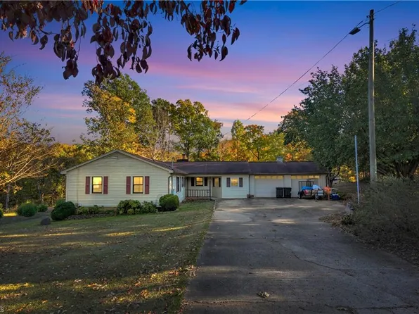 677 Kennedy Country Dr, Asheboro, NC 27205