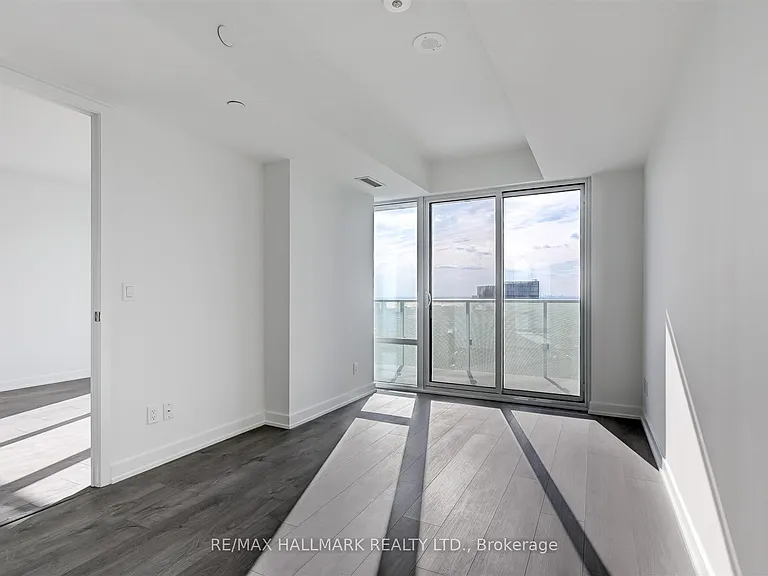 501 Yonge St #5212 — Photo 13