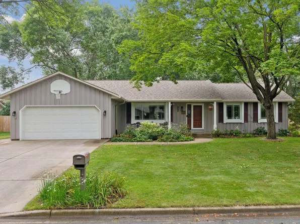 7425 105th St W, Bloomington, MN 55438