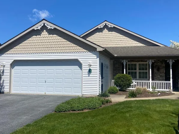 15 Greenbriar Dr, Myerstown, PA 17067