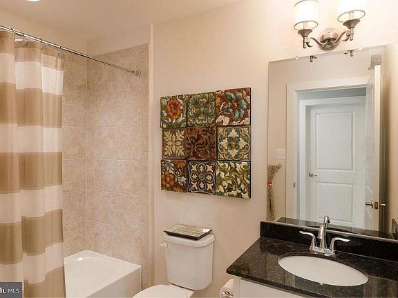 Entrance Bathroom