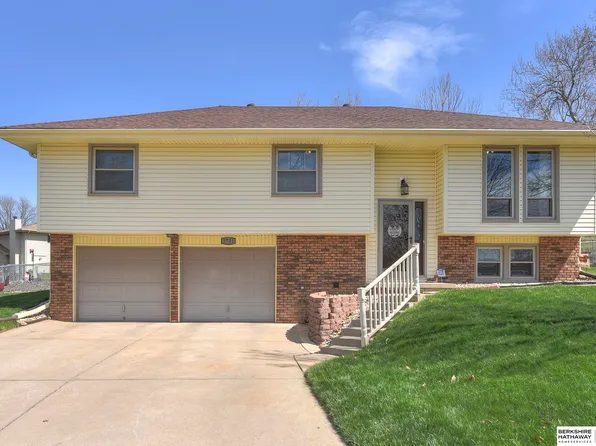 5721 N 114th St, Omaha, NE 68164
