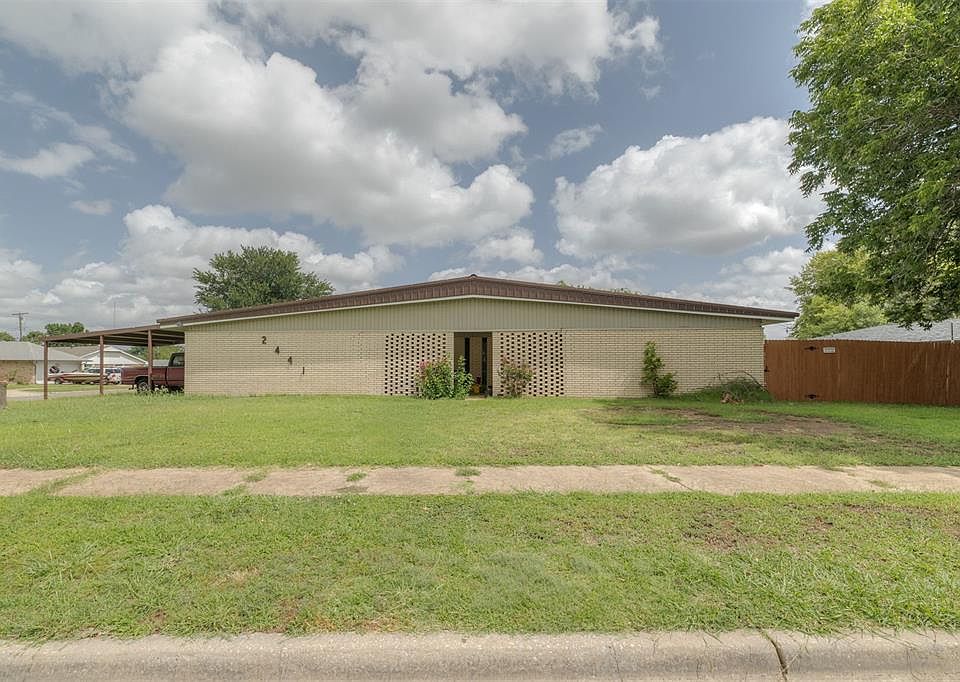 1st image of 2441 SW 77th St