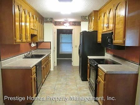 4th image of 108 Edinburg Dr