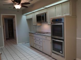 1902 Jamestown Ct, Arlington, TX 76013