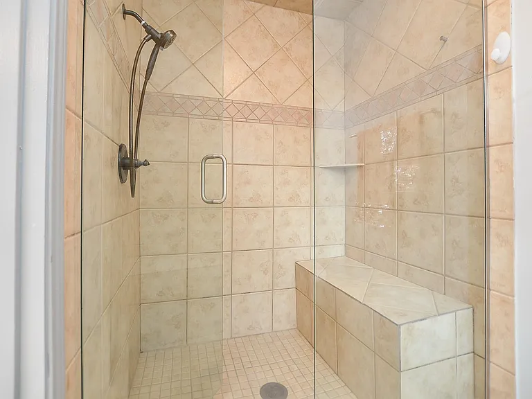 1702 Cherry Bend Dr — Photo 19