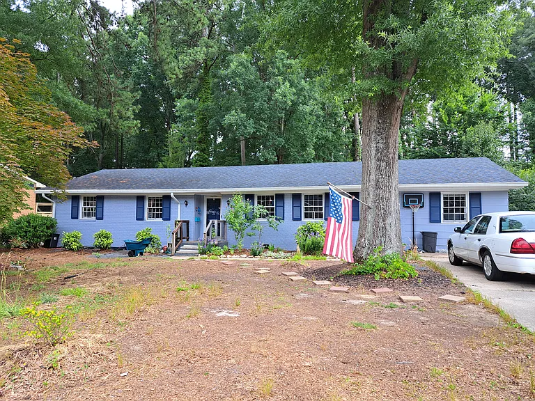 Meadow Dr — Photo 1