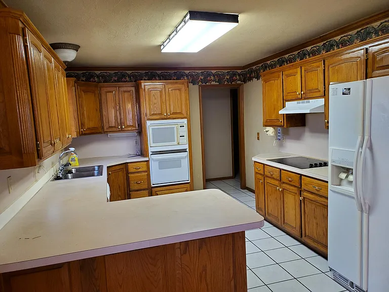 441 Cactus Rd — Photo 2