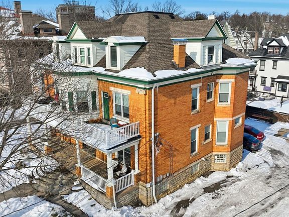 3rd image of 974 Dana Ave