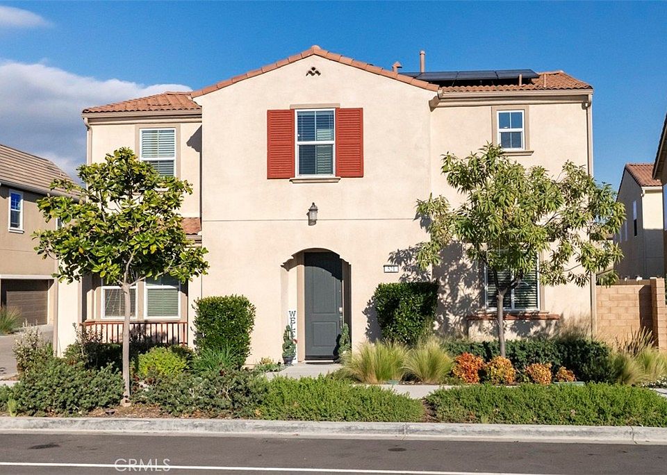 1st image of 521 N Santa Paula St