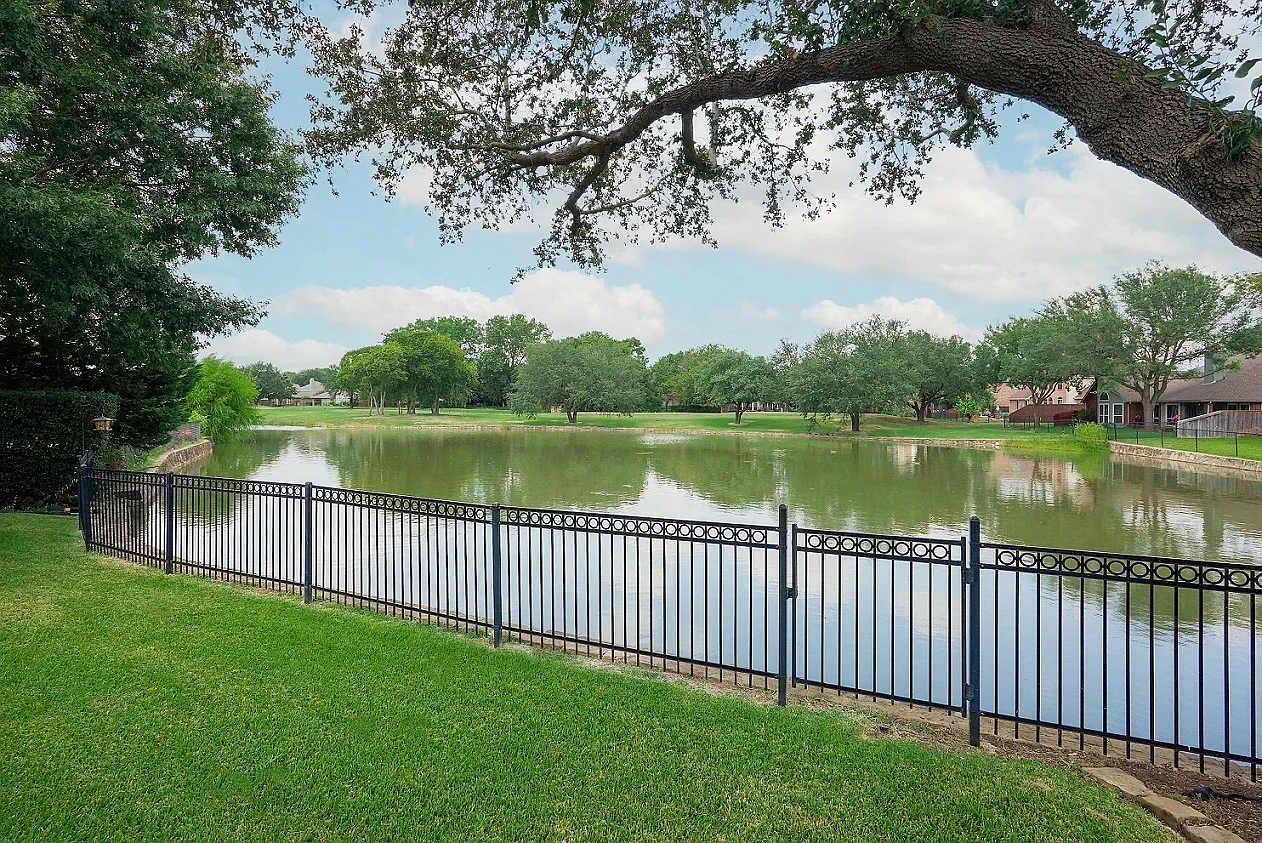 4 bed, 2595 sqft, $7,000 — Photo 3