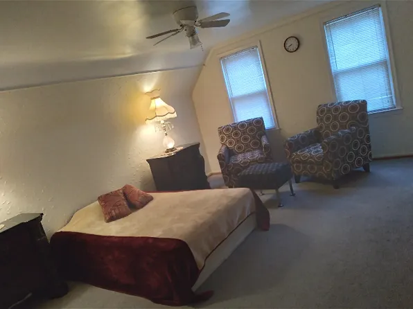 1649 Hollywood St, Dearborn, MI 48124