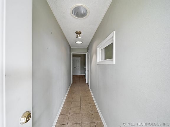 5th image of 2 Westwind Dr