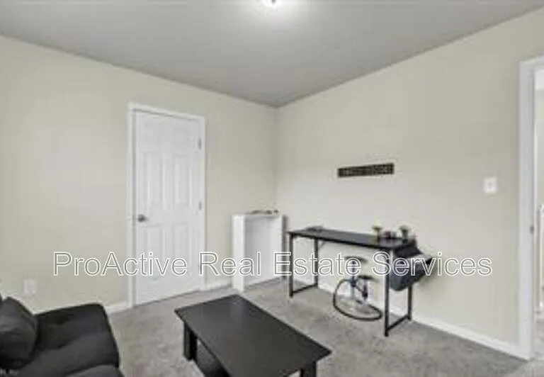 223 N 7th St — Photo 13